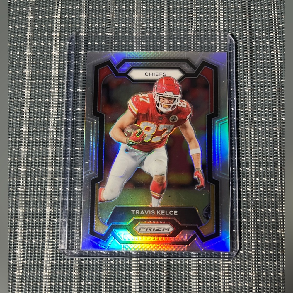 🏈 Travis Kelce #87 Kansas City Chiefs Panini Prizm Football Trading Card #151